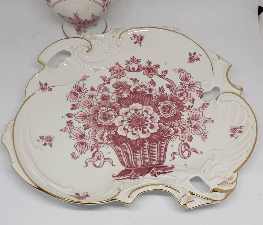 TWO PINK DELFT ITEMS