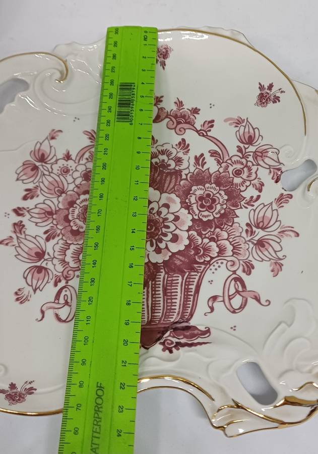 TWO PINK DELFT ITEMS