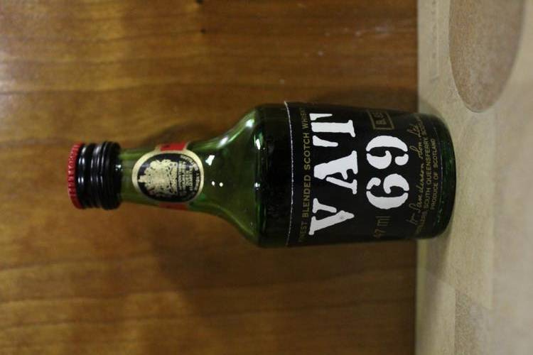 VAT 69 Scotch Whiskey Miniature 47 ml