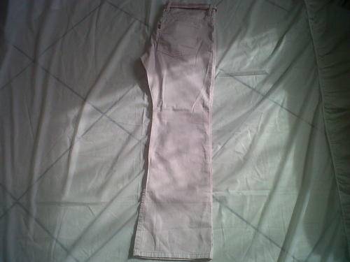 Ladies Levis pink pants never worn will fit size 36