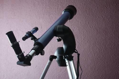 Telescope SKYWATCHER T60700 Refractor SYNSCAN starfinder goto Sky-Watcher
