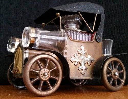 The 1918 Model T Ford Bar Car - Musical Whisky Decanter - Beautifully Finished with Velvet Interior