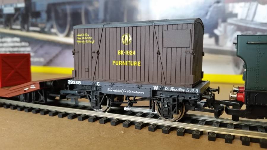 GWR Mixed Traffic Electric Train Set 00 Gauge by Hornby - Lots of Extras - Hardly Used