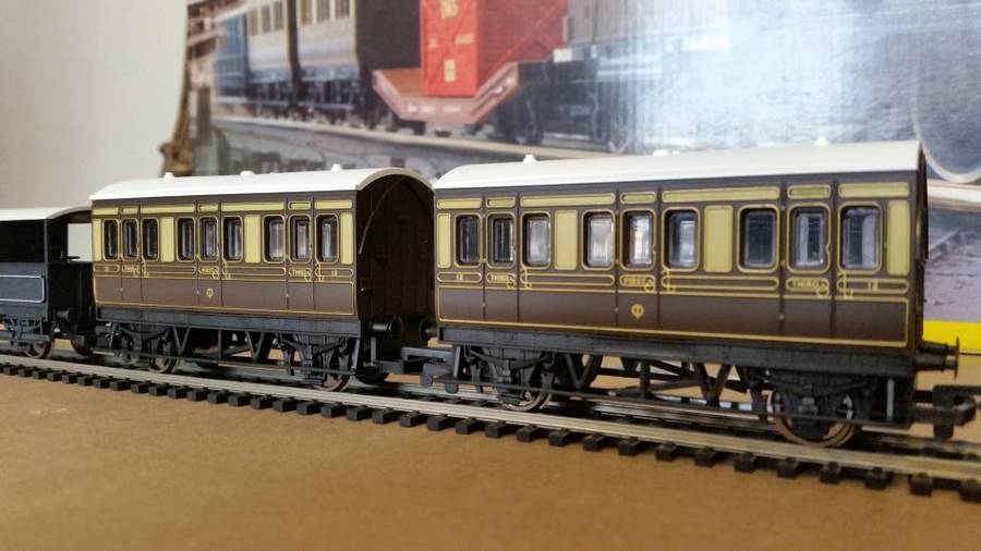GWR Mixed Traffic Electric Train Set 00 Gauge by Hornby - Lots of Extras - Hardly Used