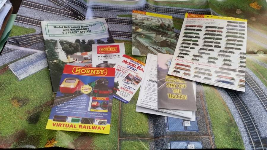 GWR Mixed Traffic Electric Train Set 00 Gauge by Hornby - Lots of Extras - Hardly Used