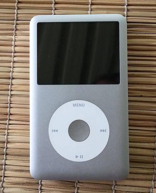 iPod Classic 80GB Click Wheel Complete with Box Almost New