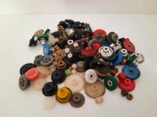 SLOT CAR PINIONS AND GEARS