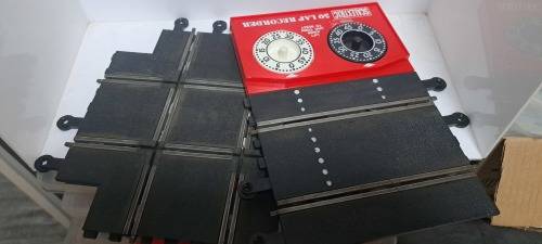 SCALEXTRIC TRACK 1 NARROWING LANE 1 LAP COUNTER 1 4 WAY TRACK COMING TOGETHER - 3 TRACKS IN TOTAL