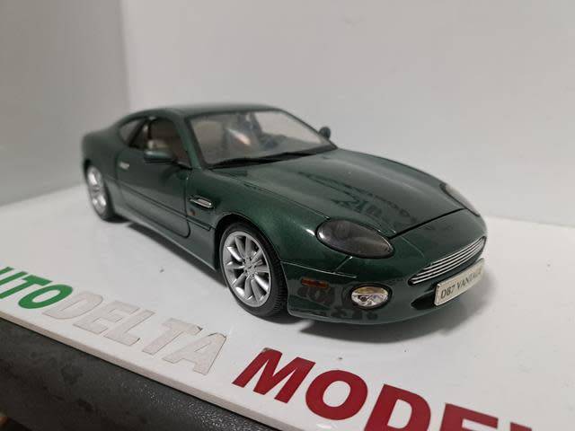 1:18 ASTON MARTIN DB7 VANTAGE