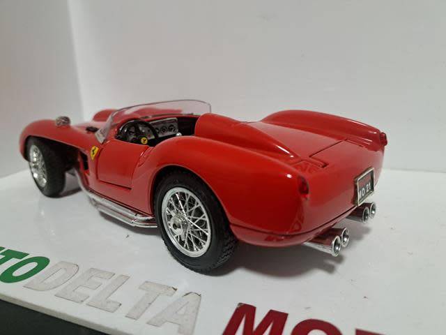 1:18 FERRARI 250 TESTA ROSSA