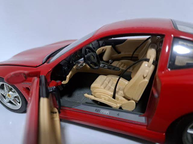 1:18 FERRARI 550 MARANELLO