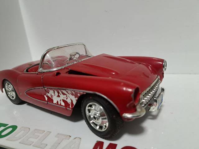 1:18 CHEVROLET CORVETTE 1957