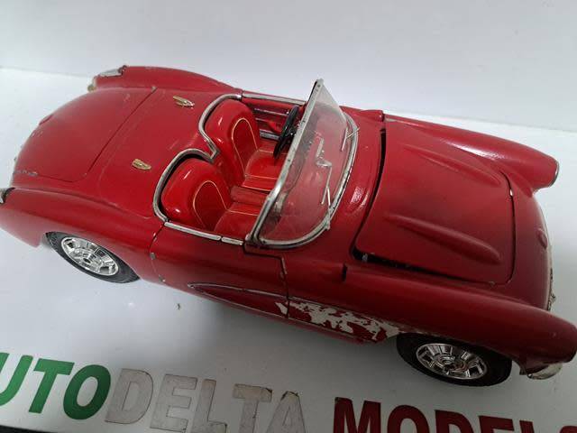 1:18 CHEVROLET CORVETTE 1957
