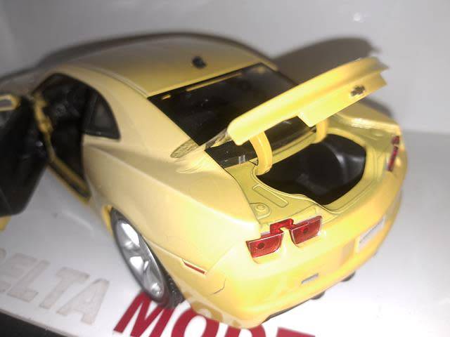 1:18 CHEVROLET CAMARO  2010
