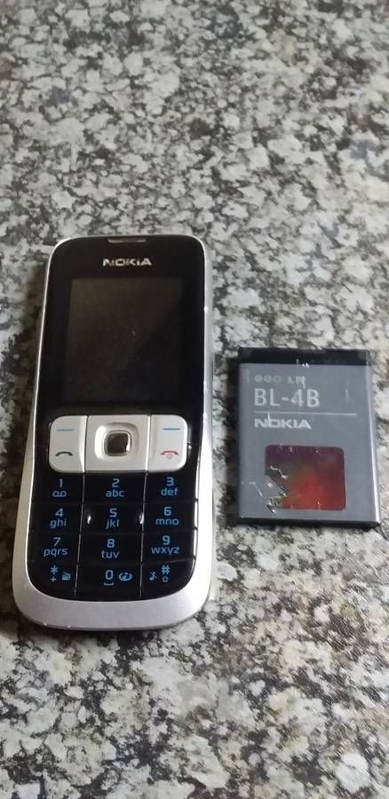 Old Nokia Feature Phone