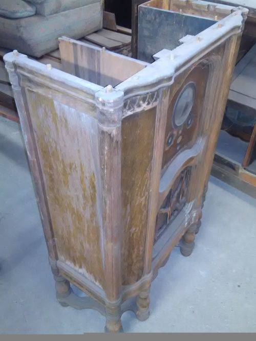 ANTIQUE RADIOGRAM CABINET