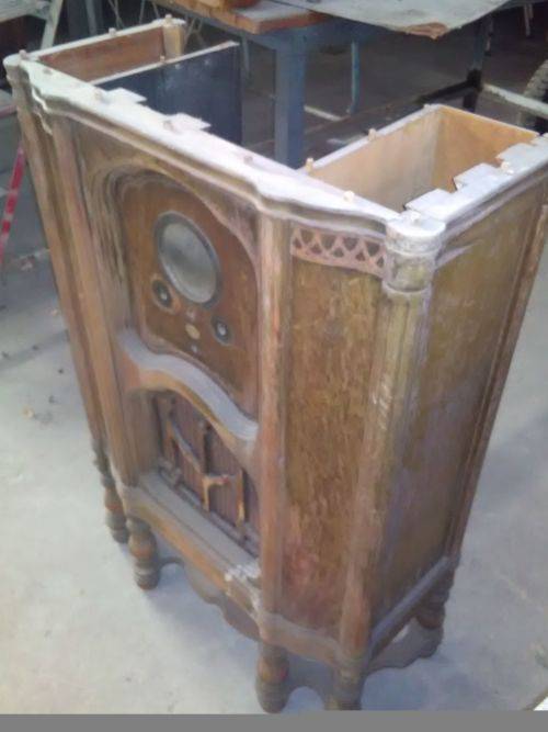 ANTIQUE RADIOGRAM CABINET