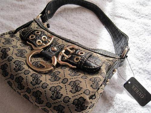 **R1,569**GUESS 100% AUTHENTIC HANDBAG BLACK