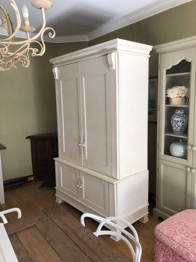 Large Solid Wood Wardrobe or TV unit *Weylandts*