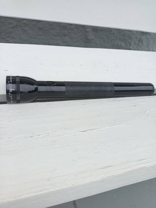 MAG-LITE INSTRUMENT BATTERY OPERATED BIG CAMPING TORCH FLASH LIGHT, USA