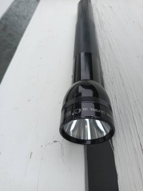 MAG-LITE INSTRUMENT BATTERY OPERATED BIG CAMPING TORCH FLASH LIGHT, USA