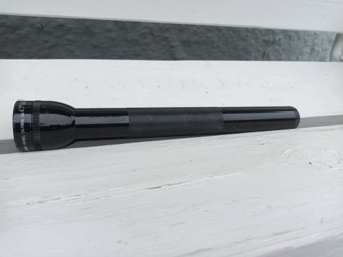 MAG-LITE INSTRUMENT BATTERY OPERATED BIG CAMPING TORCH FLASH LIGHT, USA