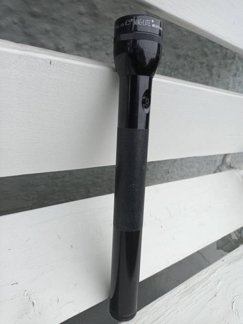 MAG-LITE INSTRUMENT BATTERY OPERATED BIG CAMPING TORCH FLASH LIGHT, USA