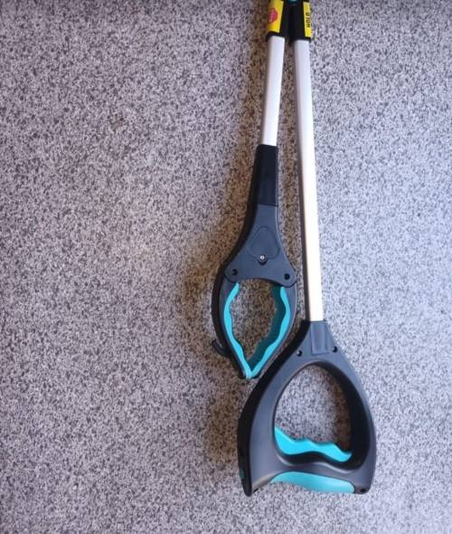 Foldable Grabber Tool Built-in Strong Magnetism Pick Up