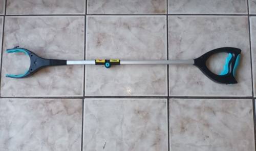 Foldable Grabber Tool Built-in Strong Magnetism Pick Up