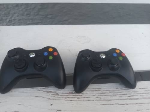 XBOX 360 Wireless Controllers