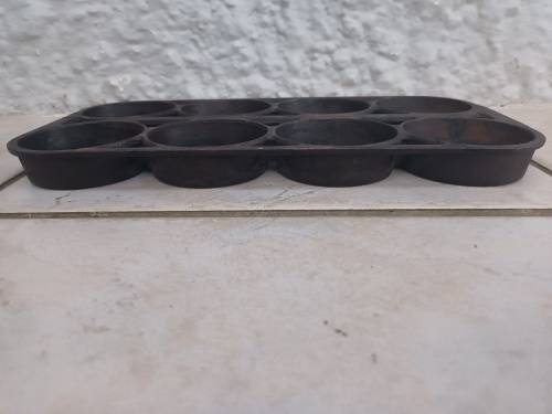 VINTAGE ERIE No.8 Cast Iron Muffin Pan 946