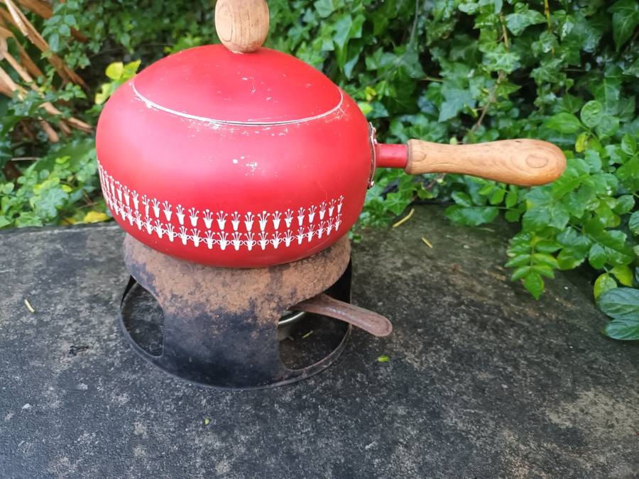 VINTAGE Fondue Pot