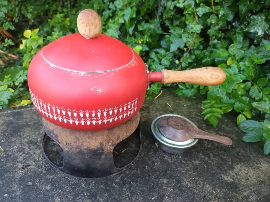 VINTAGE Fondue Pot