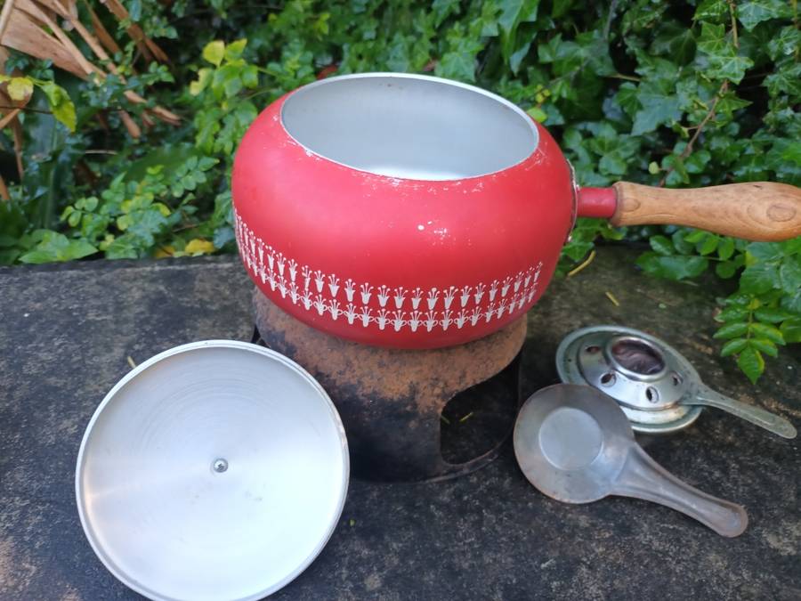 VINTAGE Fondue Pot