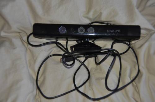 Kinect for xbox 360 NO power supply included for older xbox 360's