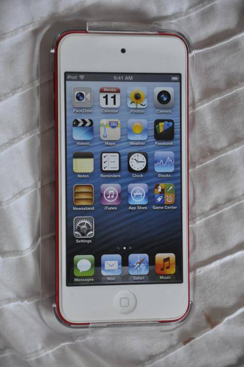 APPLE IPOD TOUCH 64 GB. 5 th generation A1421 ( Special edition red ) with front and back CAMERAS