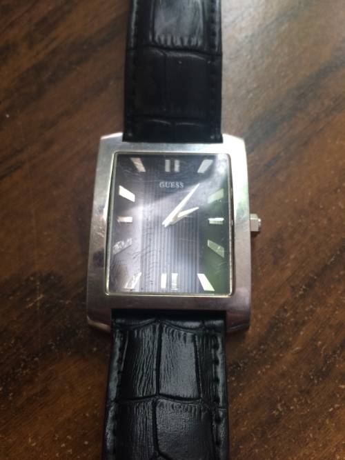 Guess Watch with genuine leather strap QUALITY - WORKING ORDER BARGAIN