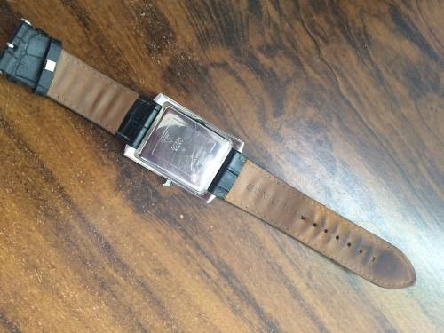 Guess Watch with genuine leather strap QUALITY - WORKING ORDER BARGAIN