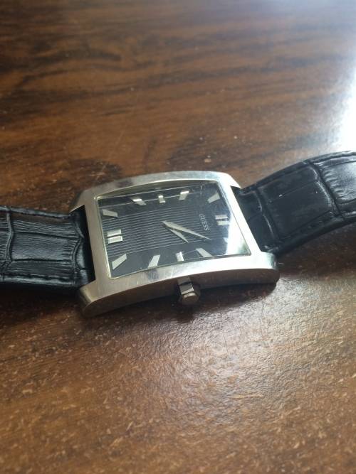 Guess Watch with genuine leather strap QUALITY - WORKING ORDER BARGAIN