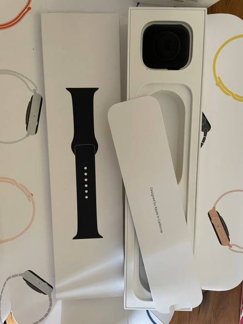 Apple Watch Series 4 GPS 40mm Space Grey Aluminium Case - Outer Cracked Screen, Full Working (AS IS)