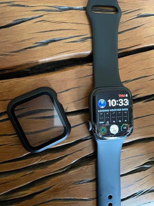 Apple Watch Series 4 GPS 40mm Space Grey Aluminium Case - Outer Cracked Screen, Full Working (AS IS)