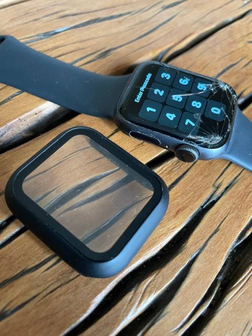 Apple Watch Series 4 GPS 40mm Space Grey Aluminium Case - Outer Cracked Screen, Full Working (AS IS)