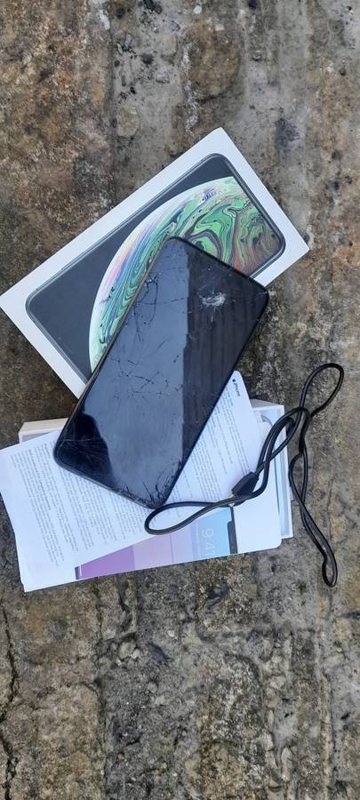 Apple Iphone XS MAX Space Grey 64GB - Sell - AS IT IS. All Networks Unlocked For Repair or Spares