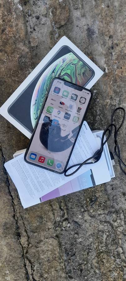 Apple Iphone XS MAX Space Grey 64GB - Sell - AS IT IS. All Networks Unlocked For Repair or Spares