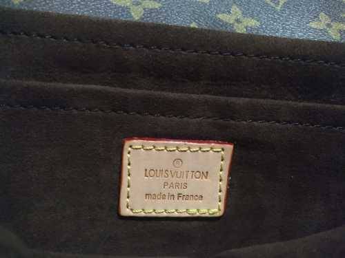 LOUIS VUITTON Monogram Pochette Metis