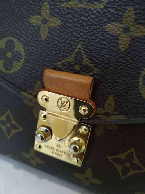 LOUIS VUITTON Monogram Pochette Metis