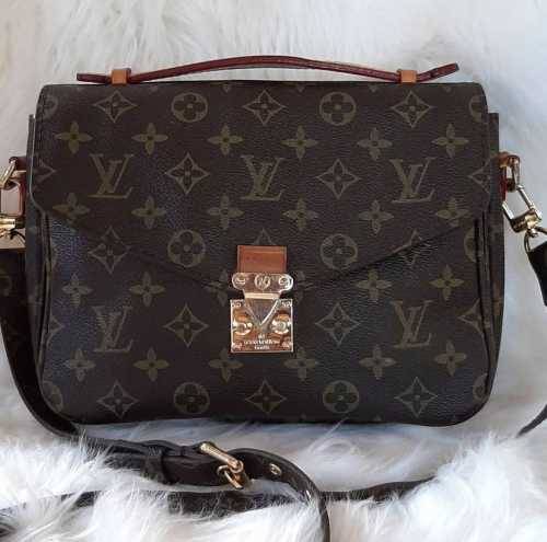LOUIS VUITTON Monogram Pochette Metis