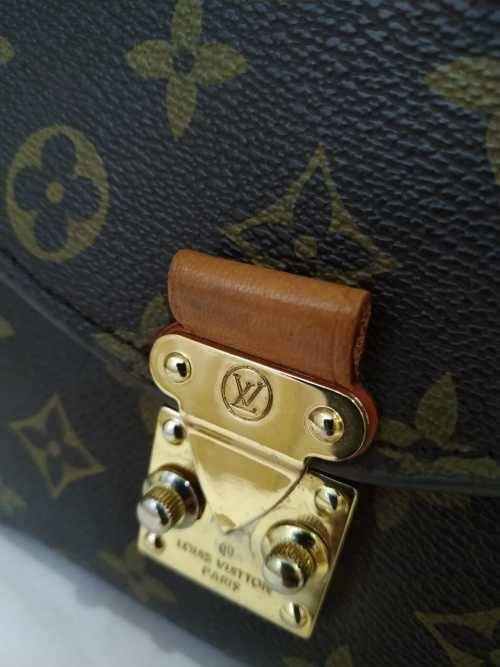 LOUIS VUITTON Monogram Pochette Metis