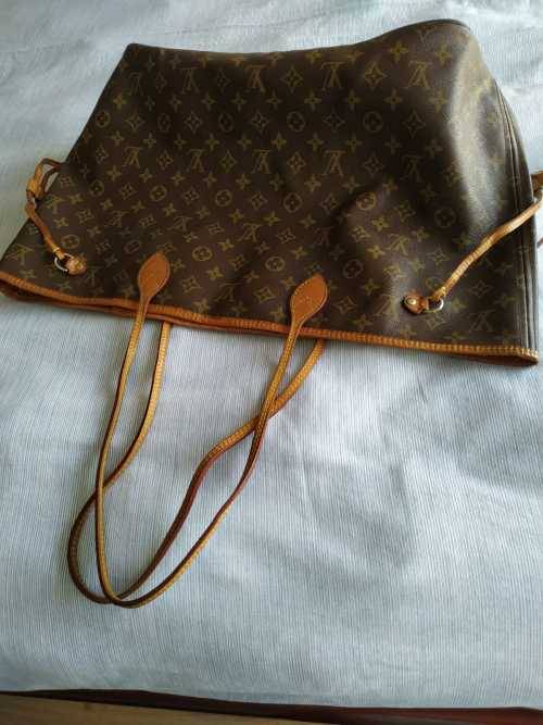 Louis Vuitton Neverfull Tote