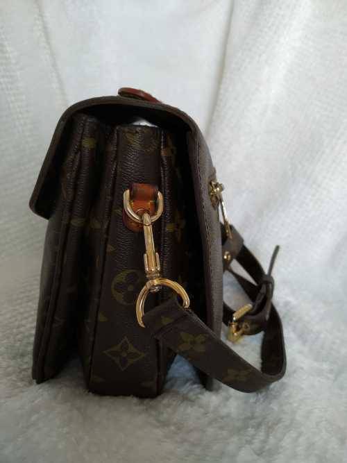 LOUIS VUITTON Monogram Pochette Metis